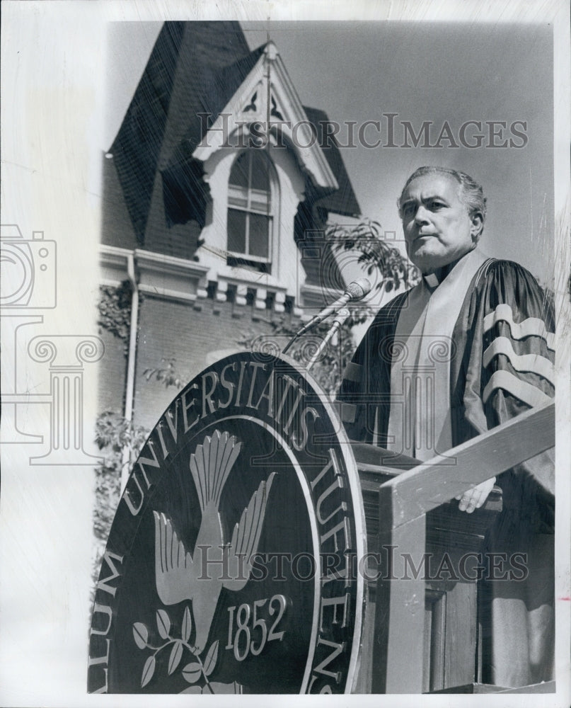 1974 Press Photo Rev. Theodore M. Hesburgh, Notre Dame President- Historic Images