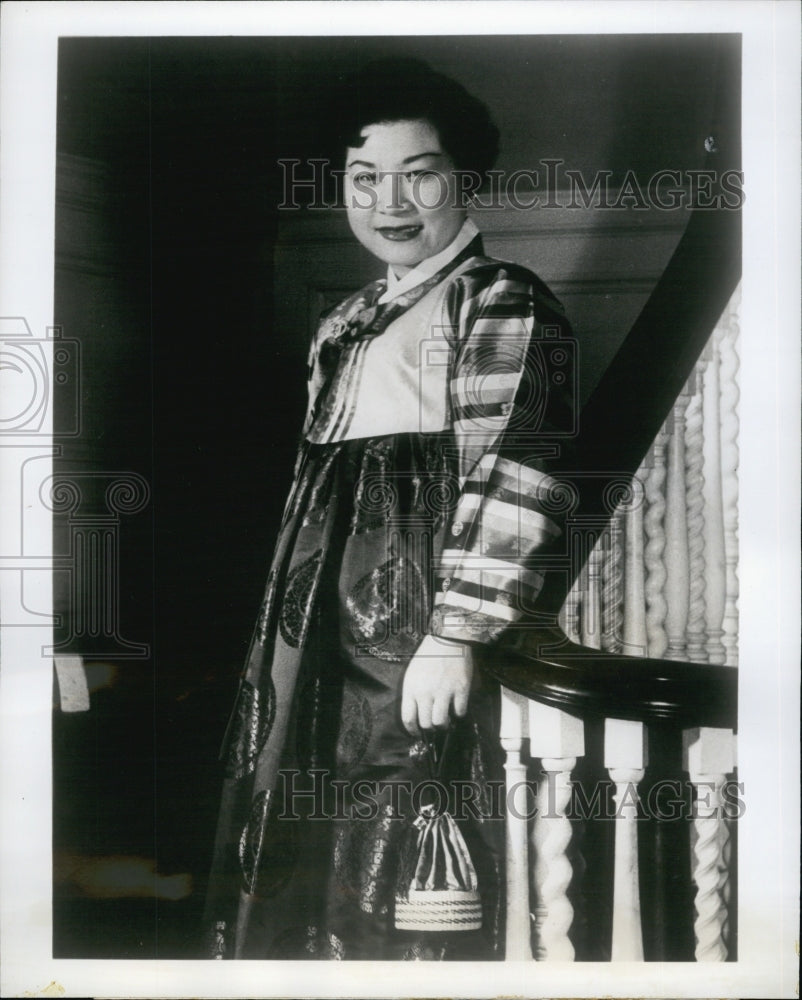 1958 Press Photo Miss Yong Soon Lee of Onsung Korea - Historic Images