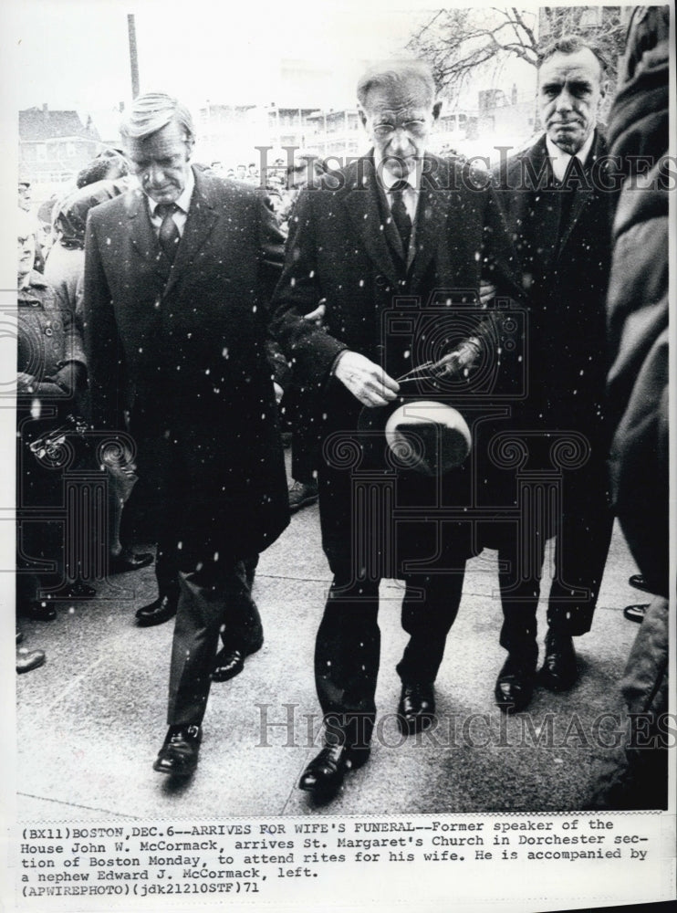 1971 Press Photo John McCormack at Wife's Funeral- Historic Images