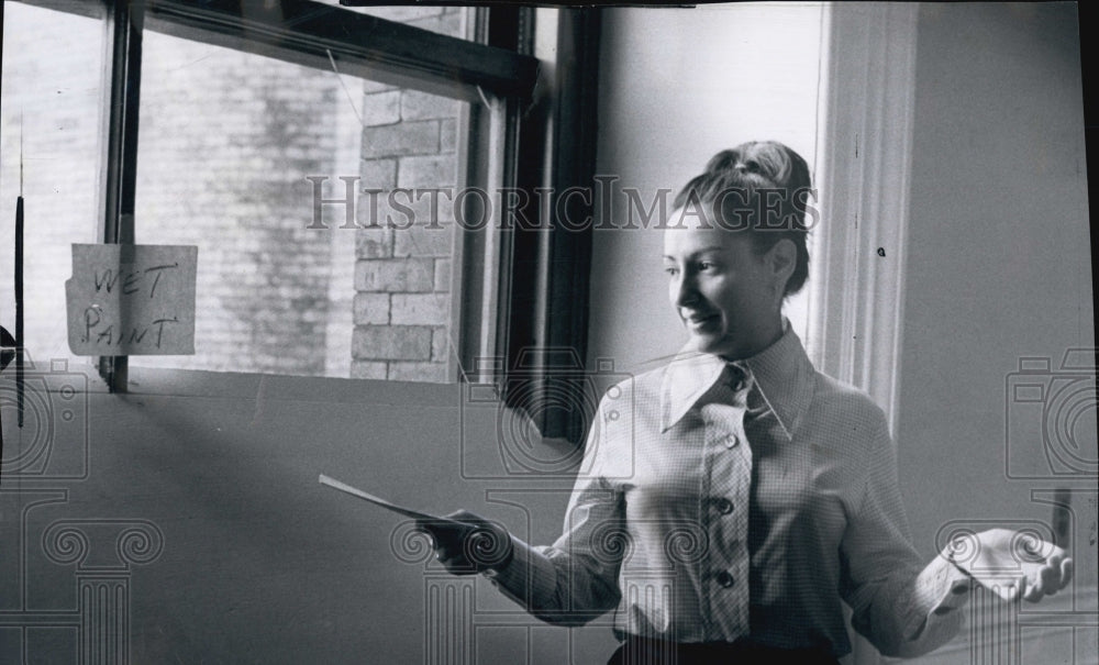 1969 Press Photo State employee Georgiann Mirageas- Historic Images