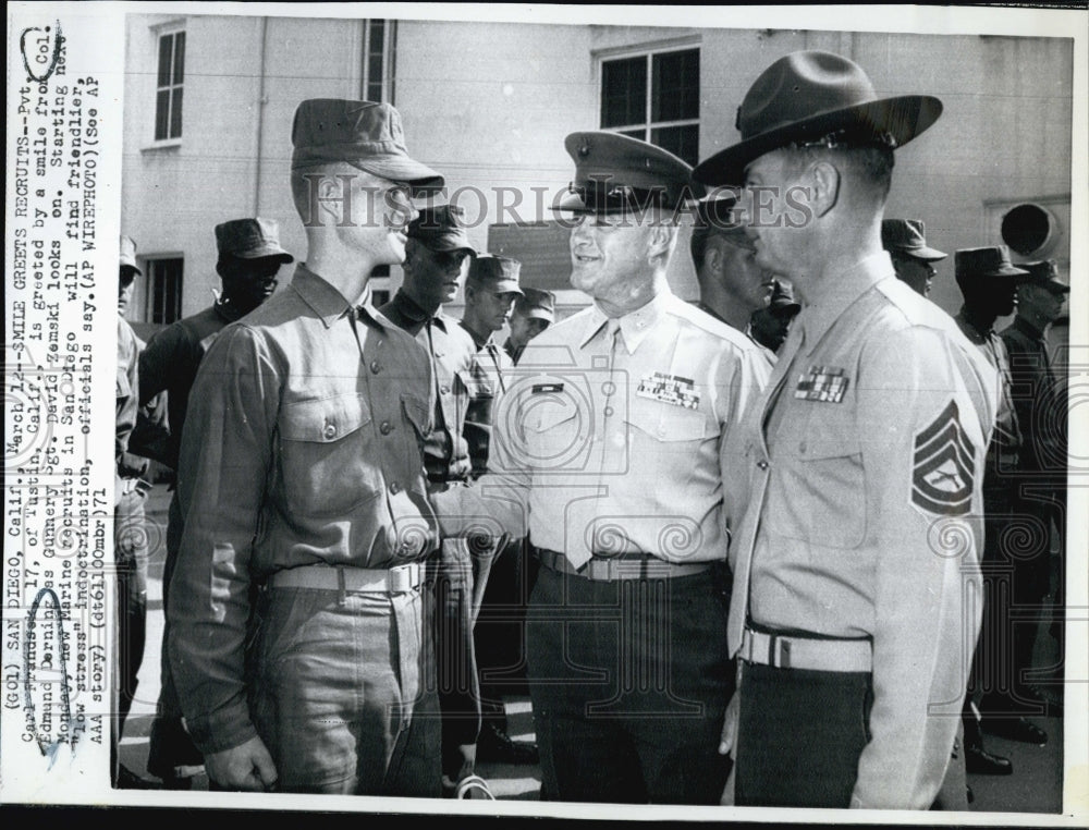 1971 Press Photo Pvt C Frandsek &amp; Col Edmund Derning &amp; Sgt D Zemski- Historic Images