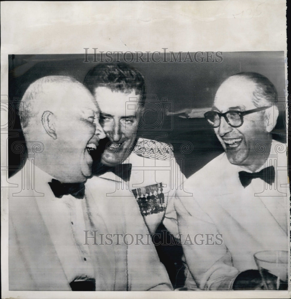 1960 Press Photo Pres. Eisenhower laugh with Pres. Frondizi of Argentina.- Historic Images