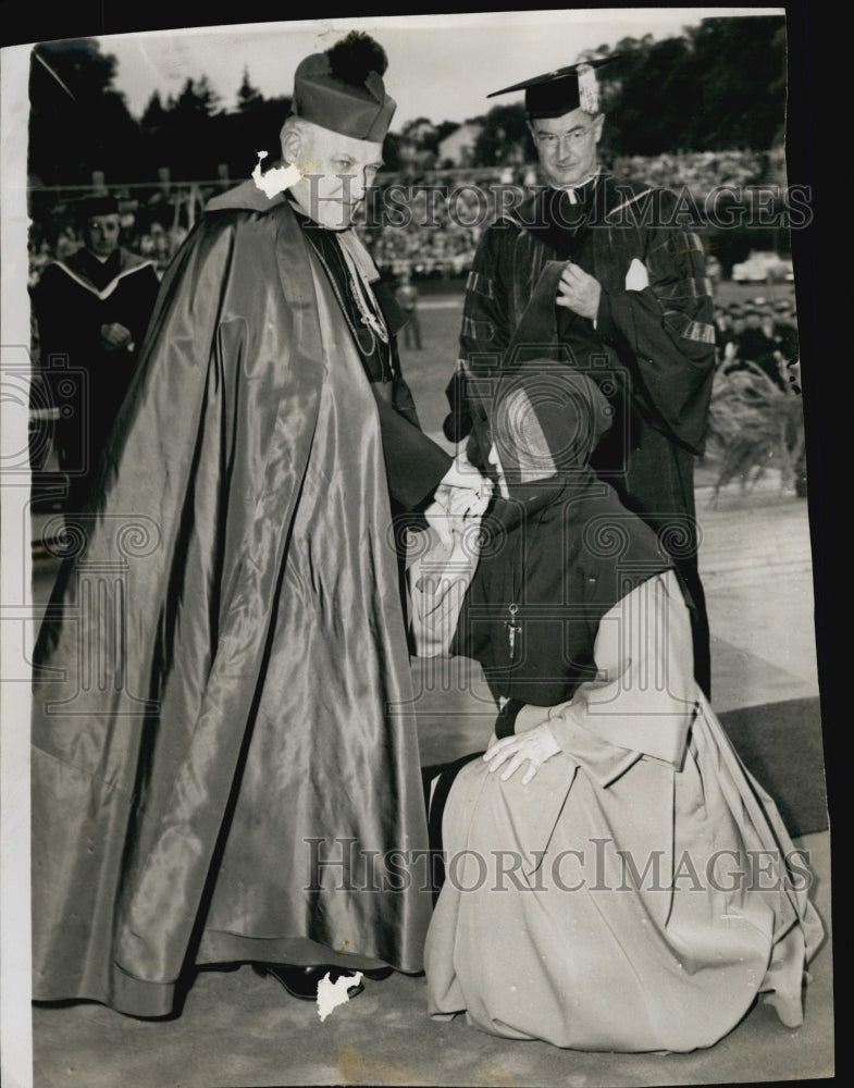 1950 Press Photo Sister Rose Anna Rozon Holy Ghost Hospital Archbishop Richard - Historic Images