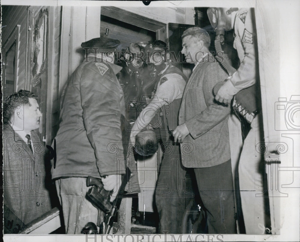 1959 Press Photo Philip Ferrentino Barricaded Self House Former Mental Patient- Historic Images