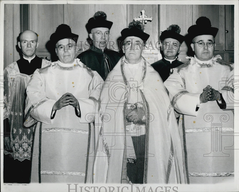 1950 Press Photo Deacon Rev. Erminio Loma, Rt. Rev. Monsignor Auigustine Hickey- Historic Images