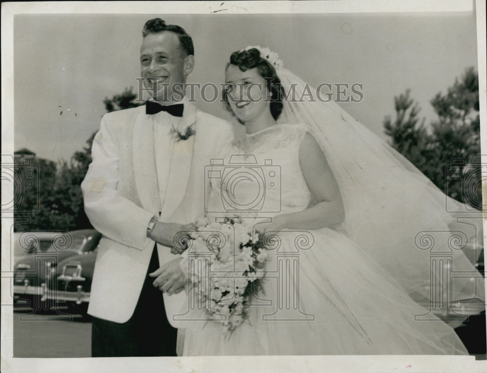 1953 Press Photo Edward J. Walkins and his bride Jean Gleason- Historic Images