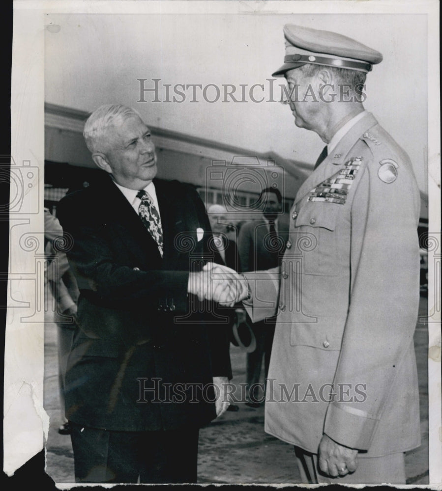 1953 Press Photo Secretary of Defense Charles Wilson with Gen. Mark Clark - Historic Images