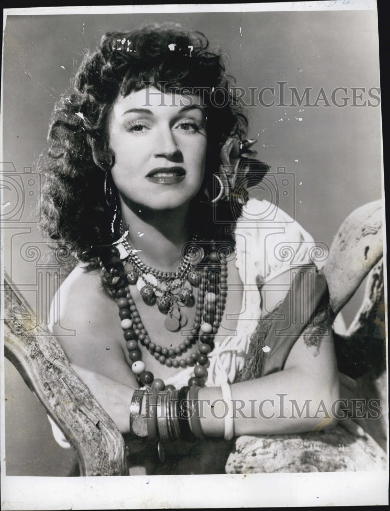 1949 Press Photo Rise Stevens as"Carmen" Met Opera- Historic Images