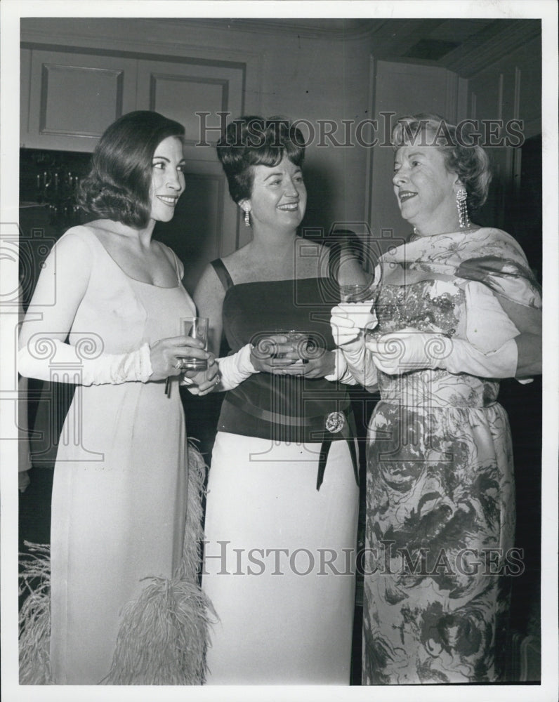 1966 Press Photo Mrs E Cirace,M J McBride &amp; Ann McGuire- Historic Images