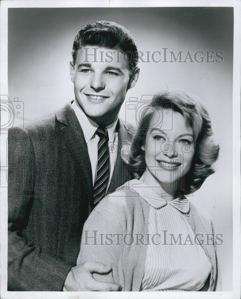 1961 Press Photo Dave &amp; June Nelson on &quot;The Adventures of Ozzie &amp; Harriet&quot;- Historic Images