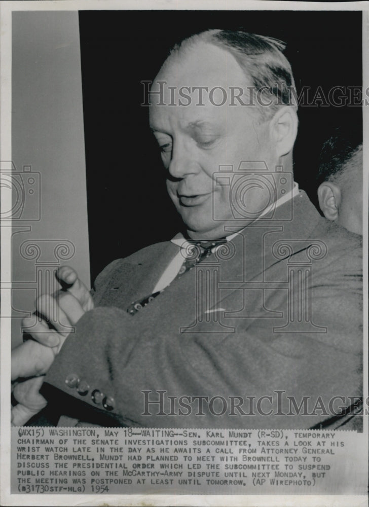 1954 Press Photo Senator Karl Mundt - Historic Images