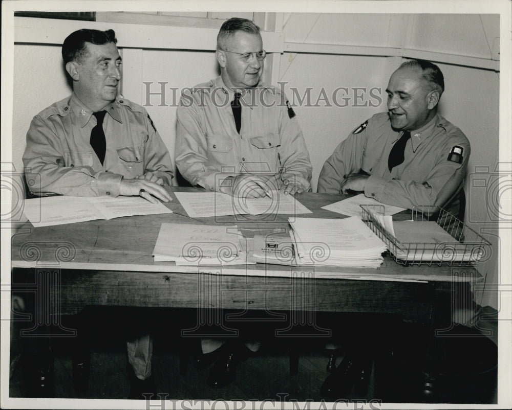 1951 Press Photo Maj. Morris Snyder, Col. Gordon Hale, Col. Fred Rollins - Historic Images