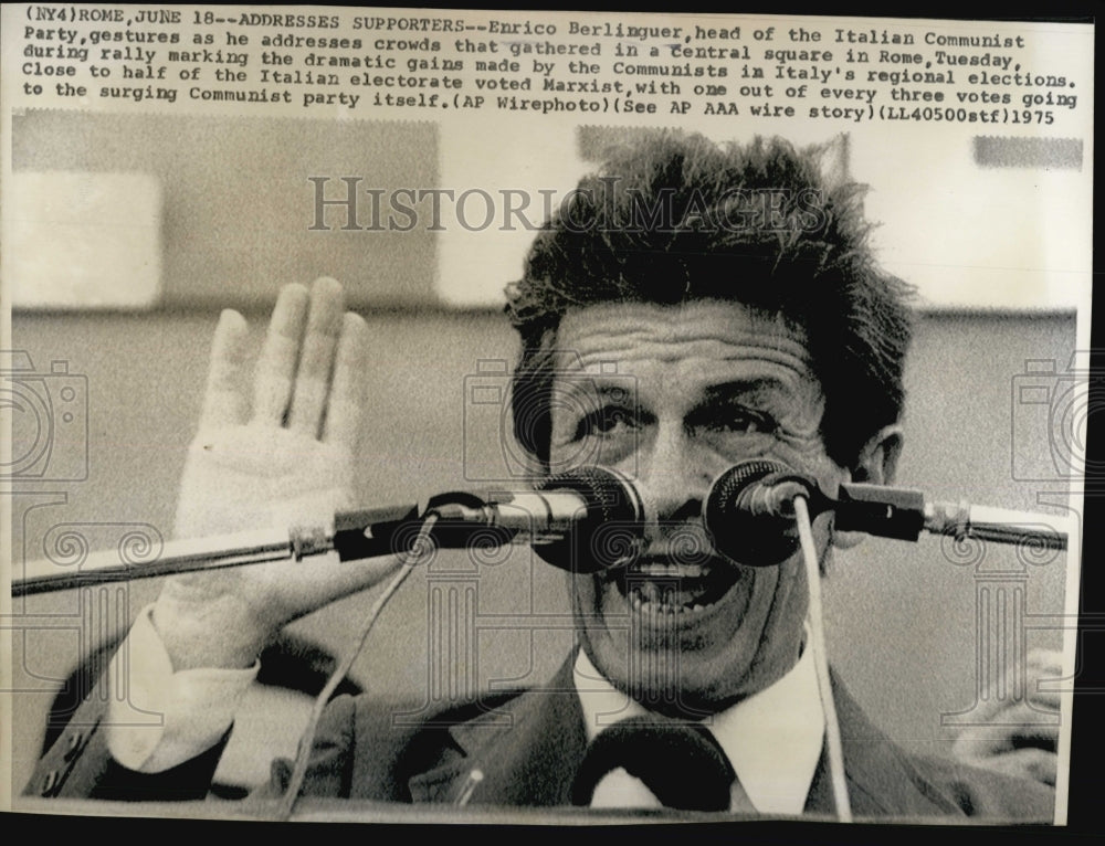 1975 Press Photo Enrico Berlinguer Italian Communist Party Addresses Rome Crowd- Historic Images