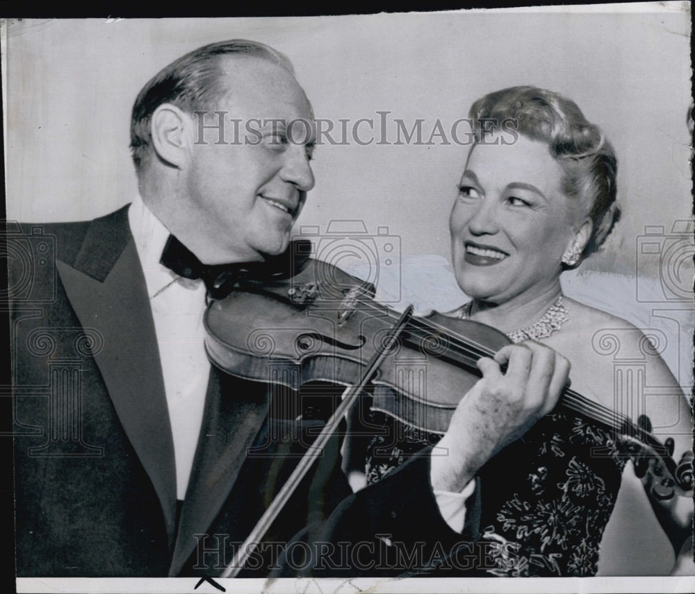 1957 Press Photo Comedian Jack Benny &amp; Singer Dorothy Kirsten in Los Angeles- Historic Images