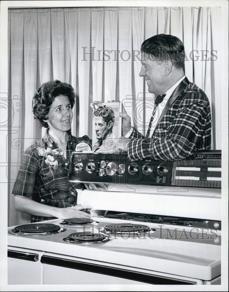 1962 Press Photo Mrs Warren Siriani Final Contestant in Grand National Bake Off