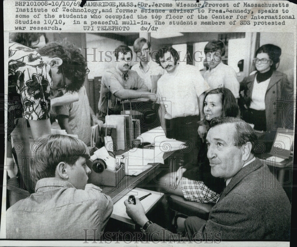 1969 Press Photo Dr Jerome Wiesner Provost of MIT former science advisor to