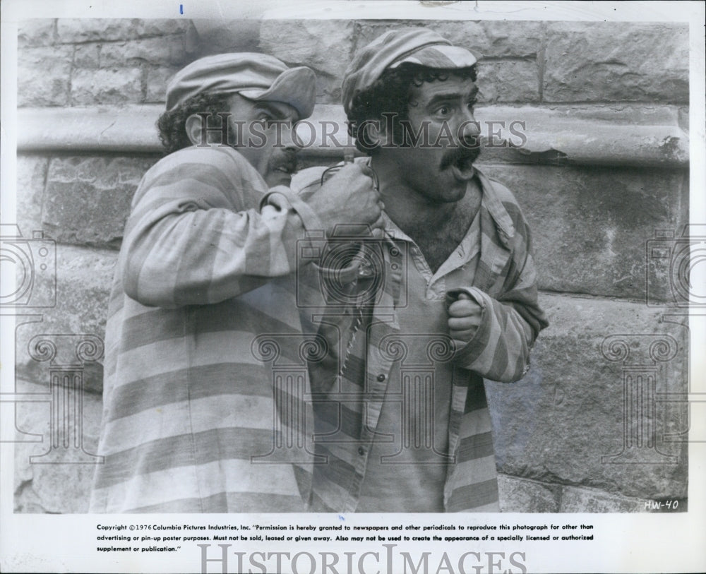 1976 Press Photo Film &quot;Harry and Walter Go To New York&quot; James Caan Elliott Gould