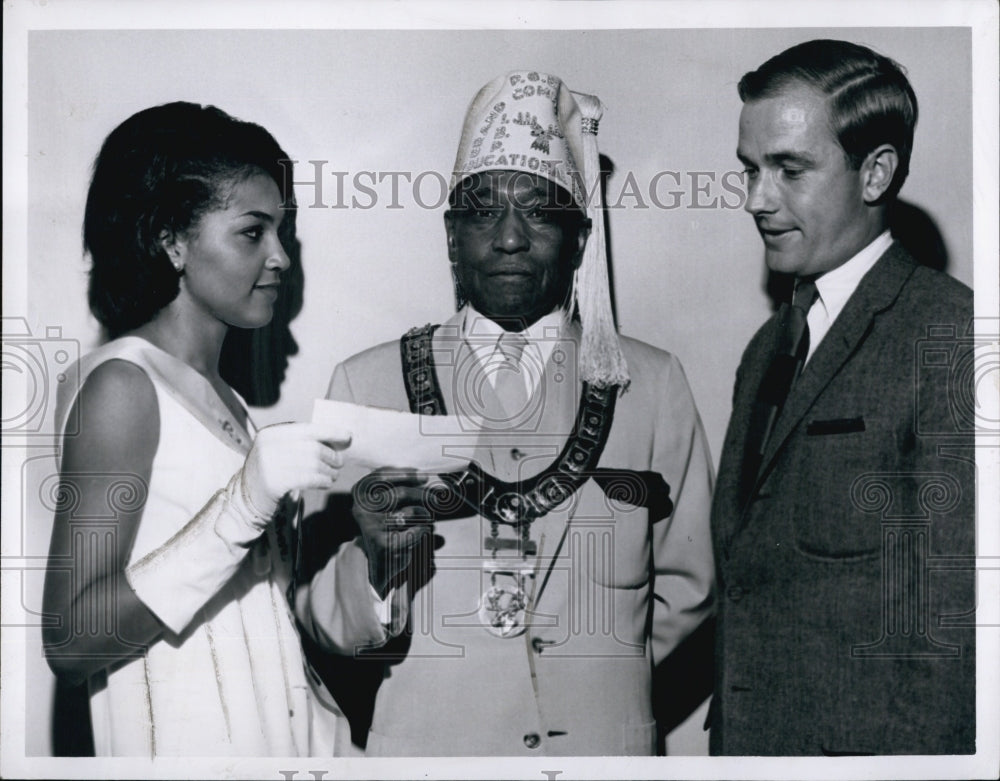 1963 Press Photo George Lee Grand Commissioner of Education Barbara Crawford