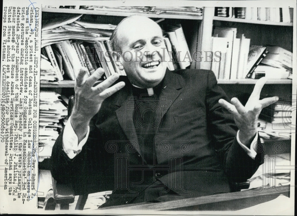1970 Press Photo Rev Robert Drinan Priest & Dean of Boston College Law School