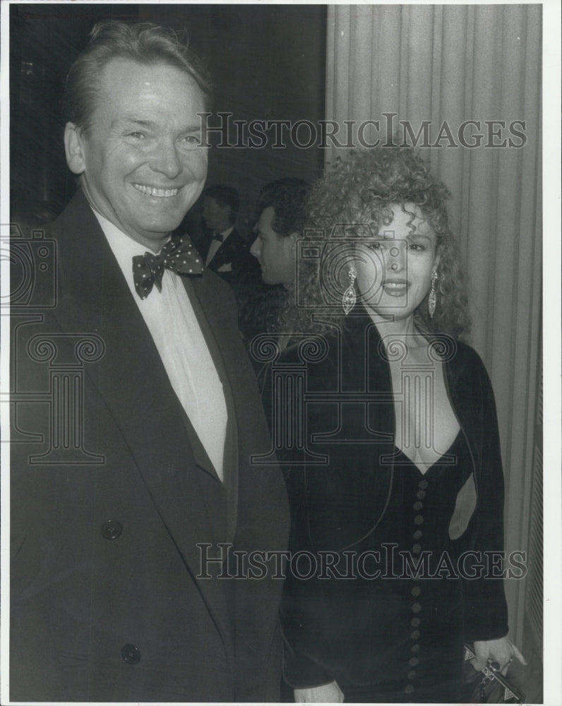 1989 Press Photo Bernadette Peters & Bob Mackie- Historic Images