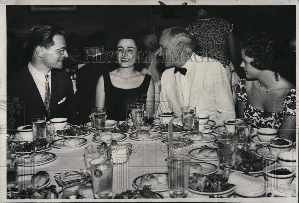 1960 Press Photo Elliot L. Richardson, Mrs. E. J. Sargeant, W. M. Hunt, M. Burke