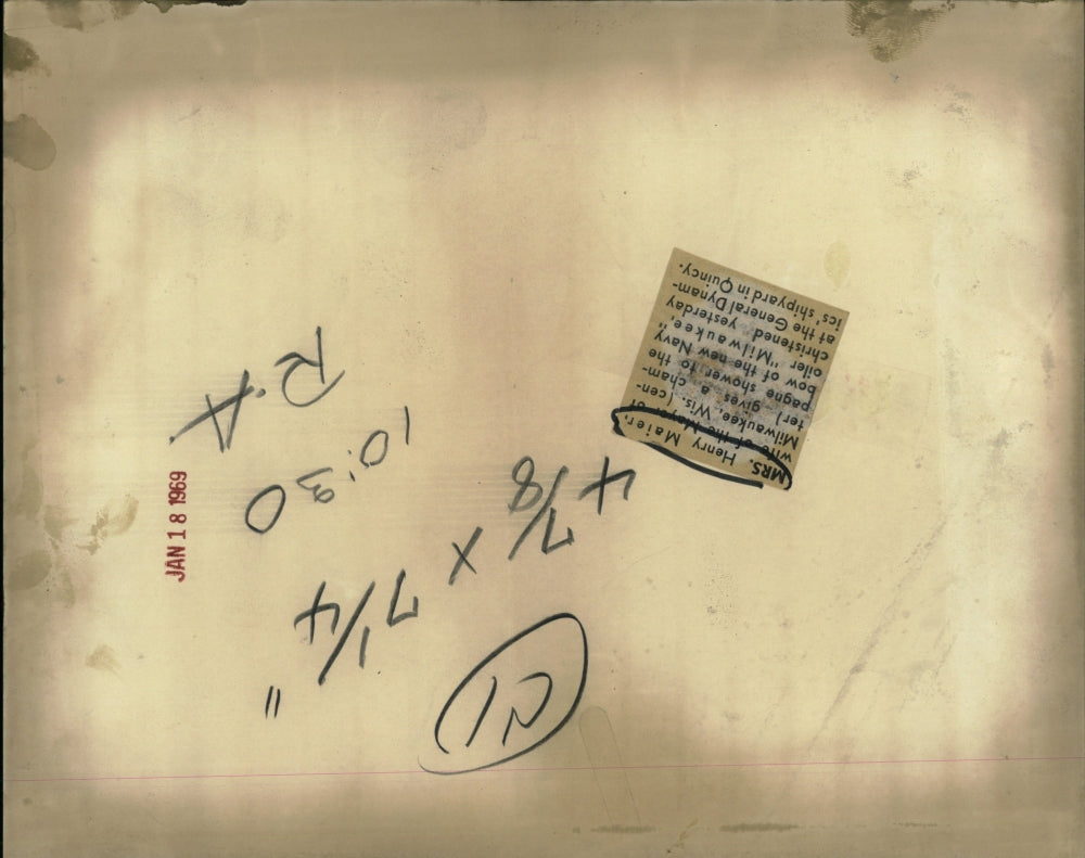 1969 Press Photo Mrs. Henry Maier Wife Of Mayor Of Milwaukee With Navy Oiler