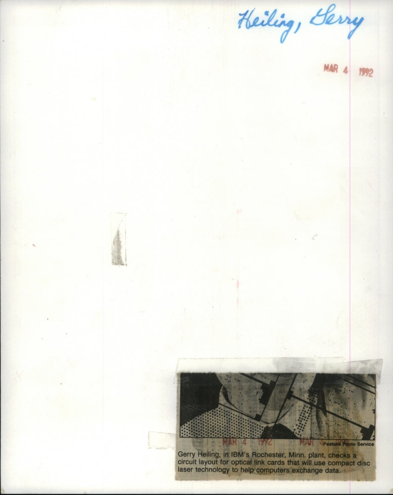 1992 Press Photo Gerry Helig in IBM Minnesota Plant - RSM05121