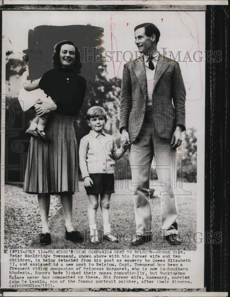 1953 Press Photo Group Capt. Peter Townsend w/ former wife & his two children
