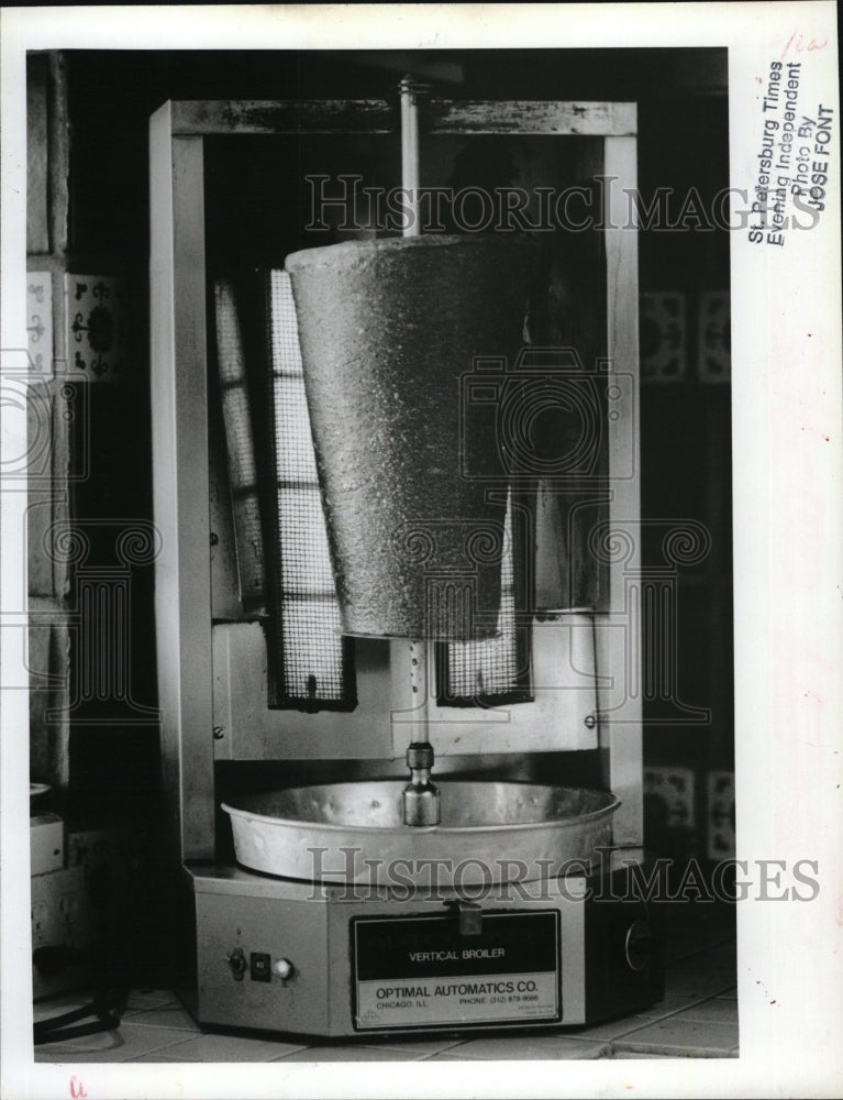 1984 Press Photo Gyro's at Old Athend restaurant in Clearwater, Fla. - RSM09479