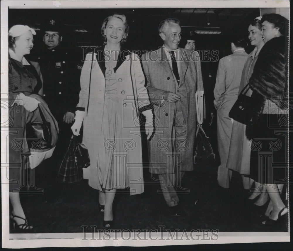 1956 Press Photo Newspaperman Clifton Daniel & Wife Former Margaret Truman