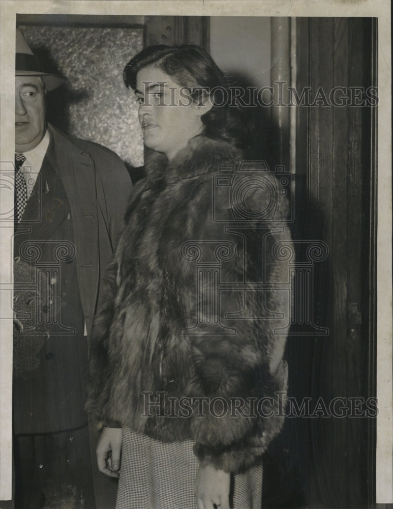 1952 Press Photo Mrs Ruth Dowling Lucas, in custody for auto theft - RSM15857