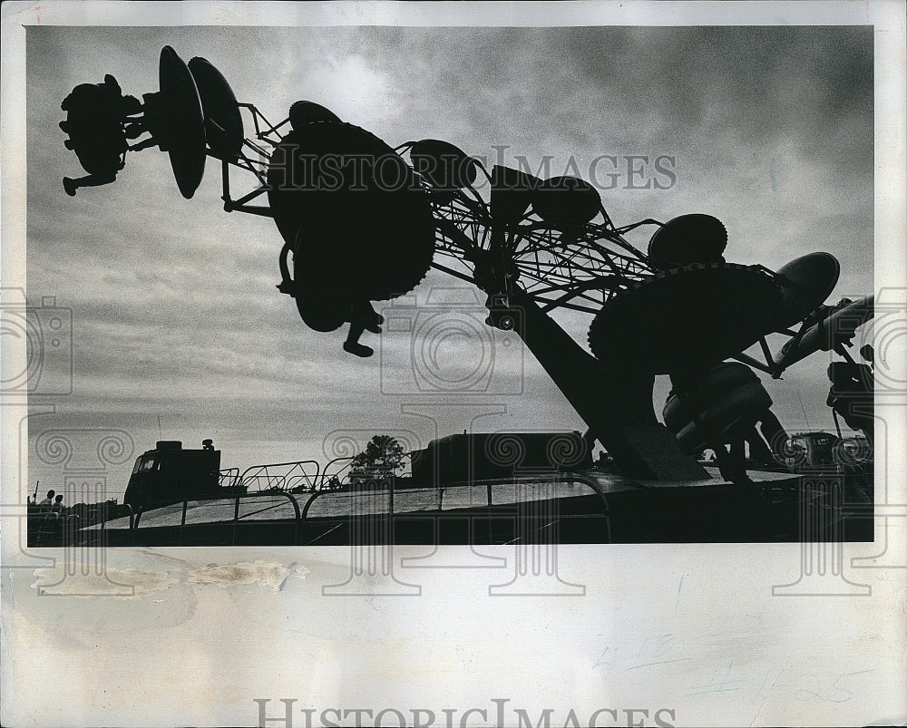 1976 Press Photo Honeywell Christmas Carnival for exceptional children