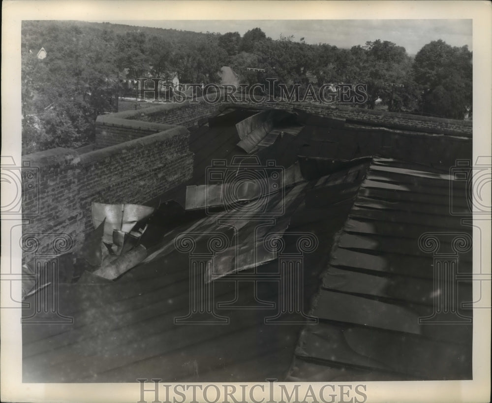 Historic Images -Part of roof of Alexander City High School. Roof was also peeled off of Masonic building. Tornadoes, Alabama&lt;br&gt;&lt;br&gt;Photo dimensions are 10 x 8.25 inches.&lt;br&gt;&lt;br&gt;Photo is dated 1943.&lt;br&gt;&lt;br&gt; Photo back: &lt;br&gt;&lt;br&gt; &lt;img src=&quot;http://hipe.historicimages.com/images/abna/abna00258b.jpg&quot;width=&quot;340&quot;&gt;