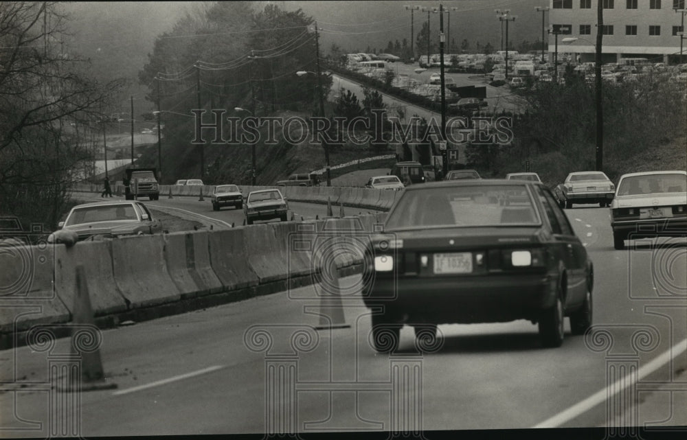 Historic Images -Alabama- Highways: US 31.  Near Brookwood.   Barrier on U.S. 31 is designed to prevent head-on collisions. 
:&lt;br&gt;&lt;br&gt;Photo dimensions are 10 x 6.25 inches.&lt;br&gt;&lt;br&gt;Photo is dated 1984.&lt;br&gt;&lt;br&gt; Photo back: &lt;br&gt;&lt;br&gt; &lt;img src=&quot;http://hipe.historicimages.com/images/abna/abna00332b.jpg&quot;width=&quot;340&quot;&gt;