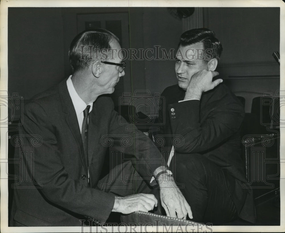 1965 Press Photo Ala.-Special Session-Succession Bill-VH Robison &amp; Bob Gilchrist- Historic Images