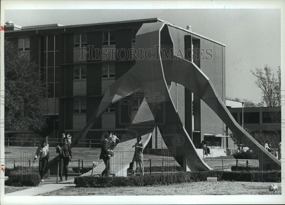 Historic Images -Alabama Universities: Alabama State-Montgomery.&lt;br&gt;&lt;br&gt;Photo dimensions are 7 x 5 inches.&lt;br&gt;&lt;br&gt;Photo is dated 1987.&lt;br&gt;&lt;br&gt; Photo back: &lt;br&gt;&lt;br&gt; &lt;img src=&quot;http://hipe.historicimages.com/images/abna/abna01699b.jpg&quot;width=&quot;340&quot;&gt;