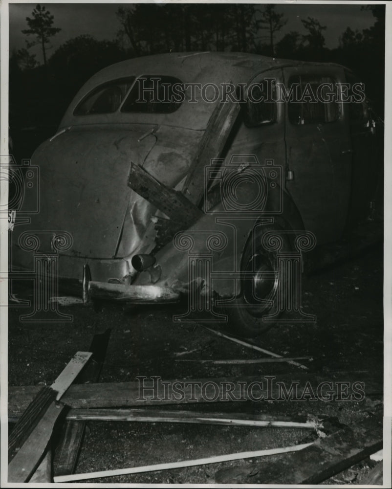 1953 Press Photo Car Damaged by Tornado Near Gantts Quarry, Alabama - abna03830 - Historic Images