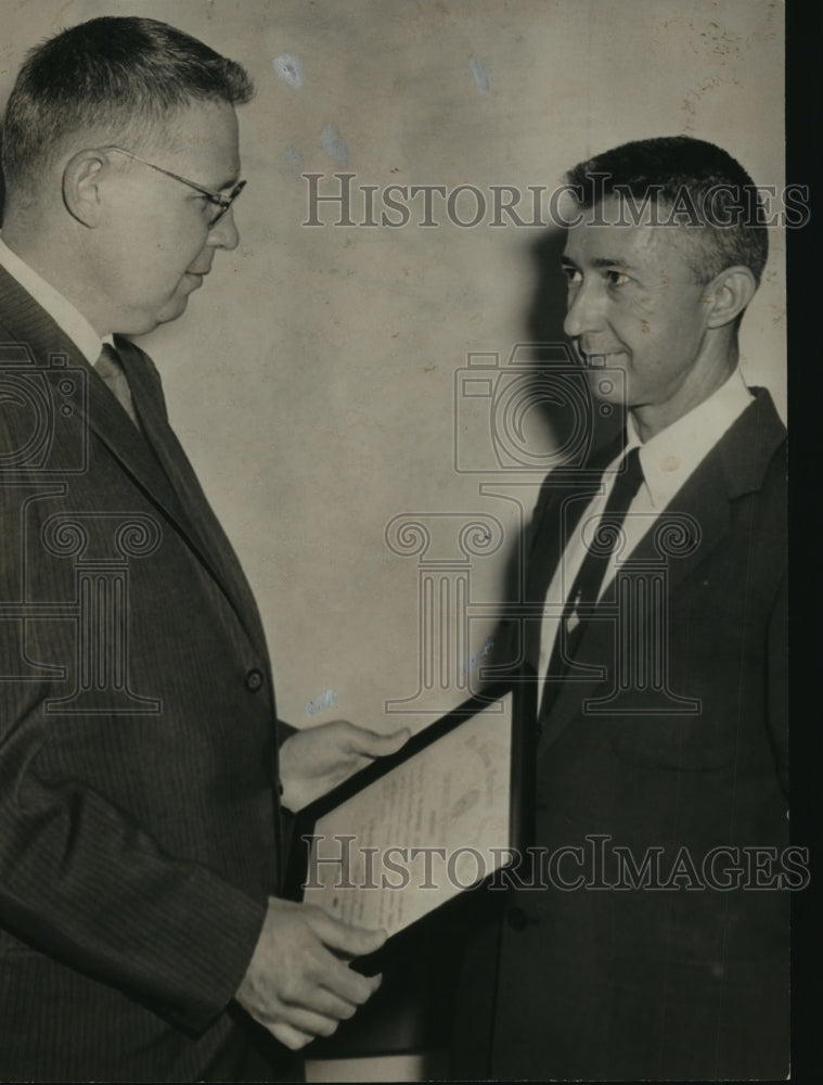 1958 Press Photo Atty. Lee Bains Receives Honor by Dr. Henderson, Bessemer, AL- Historic Images