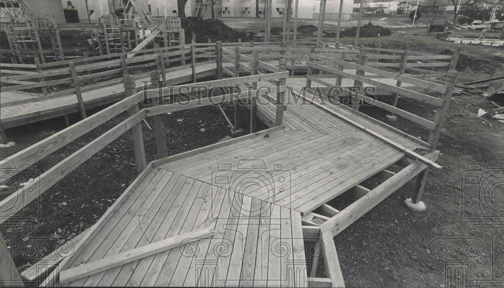 1984 Press Photo Handicap Walkway at Bessie Estell Park, Birmingham, Alabama