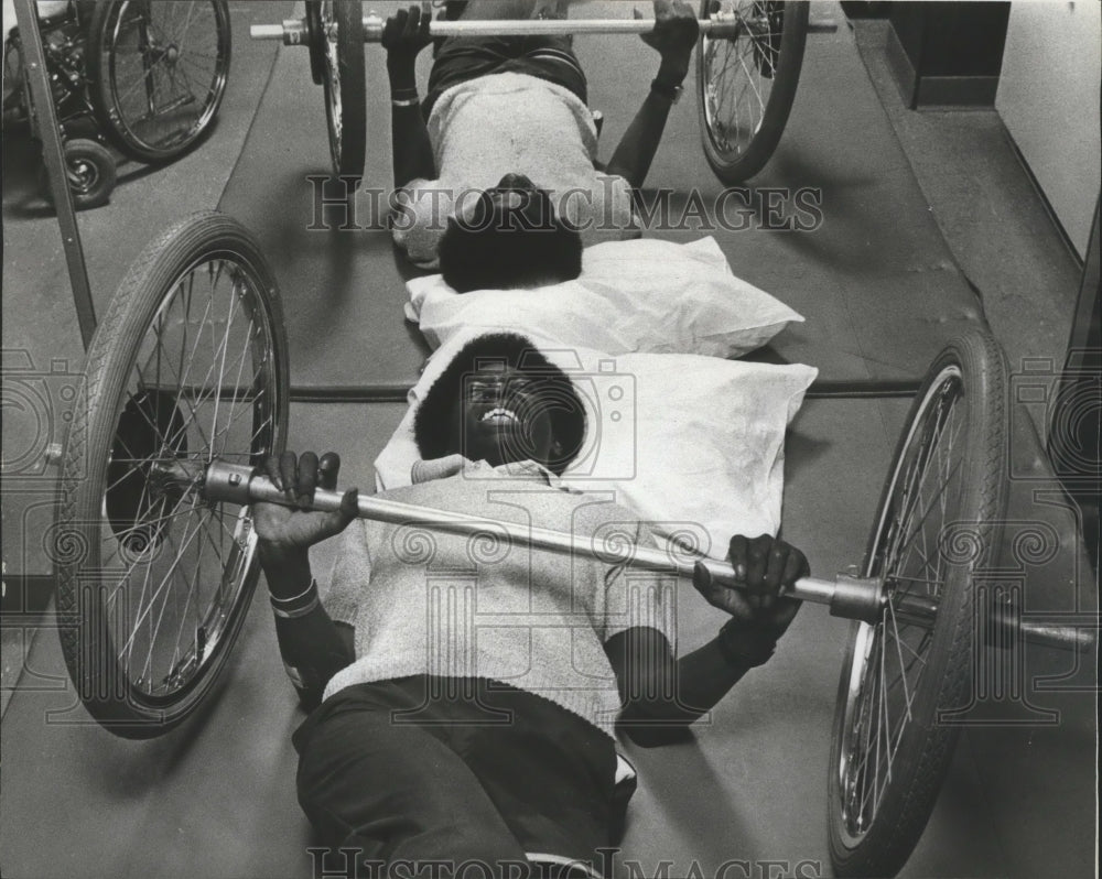 1972 Press Photo Patient Therapy at University Medical Center, Birmingham, AL- Historic Images