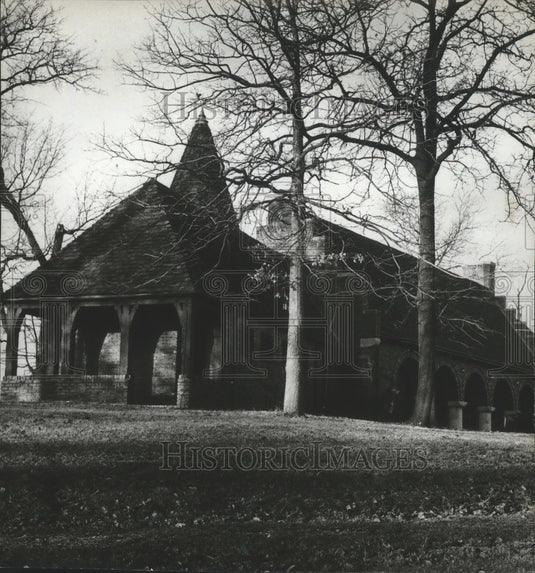 1961 Press Photo Alabama-Avondale Park's aging villa may be headed for facelift. - Historic Images