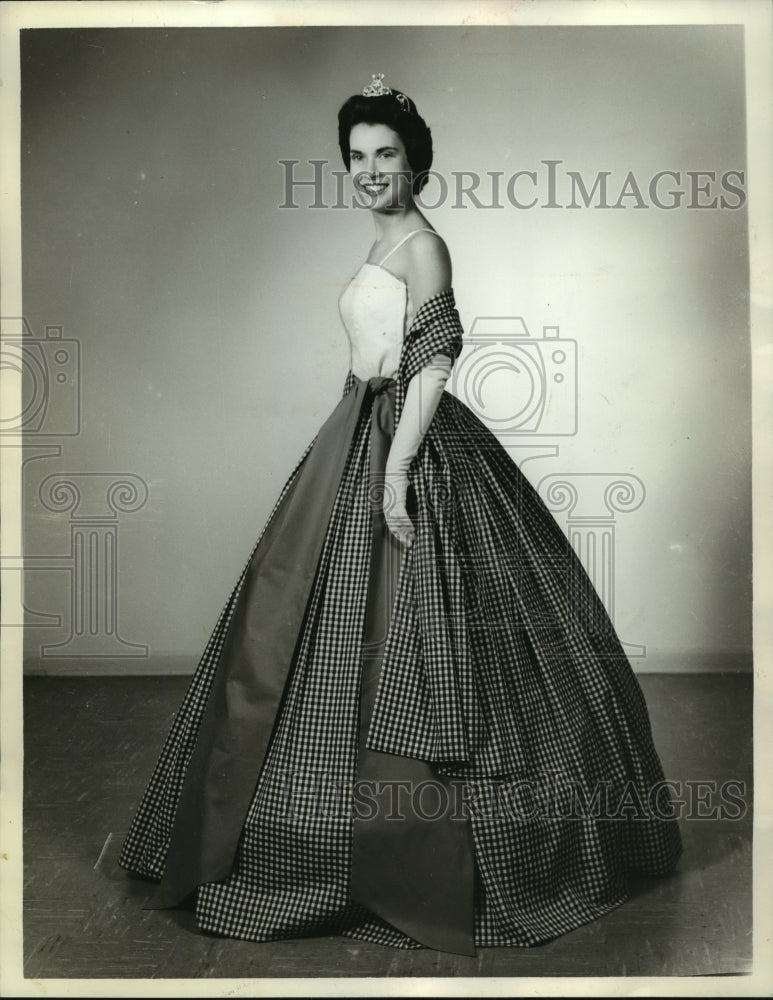 1963 Press Photo Alabama-Talladega County Maid of Cotton, Betty Lawrence. - Historic Images