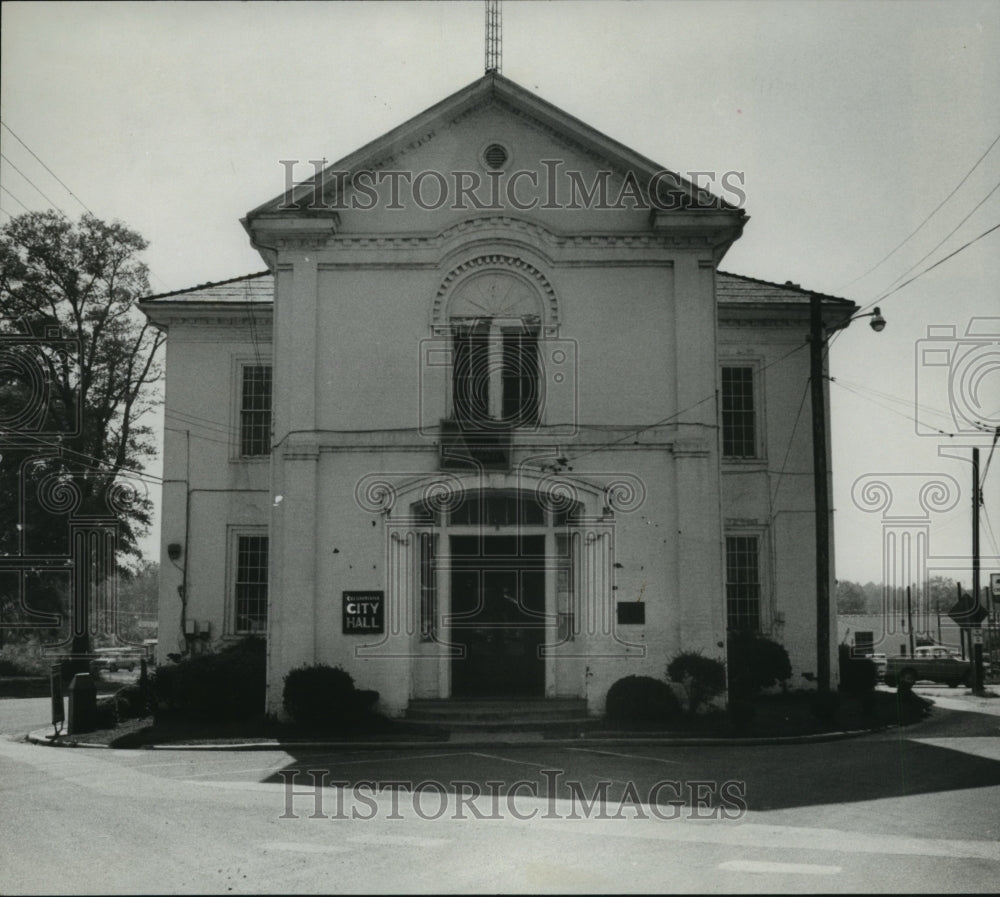  Press Photo Alabama-Future of Shelby County courthouse in Columbiana at stake.- Historic Images