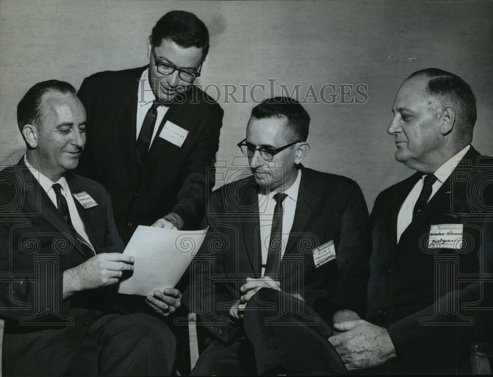 1962 Press Photo Alabama-Key participants discuss agenda for &#39;Probate Judges&#39;.- Historic Images