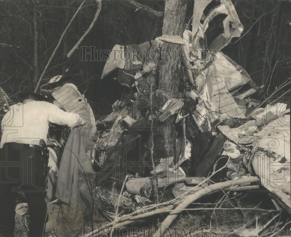 1957 Press Photo Alabama wreckage of plane in which businessman, pilot died.- Historic Images