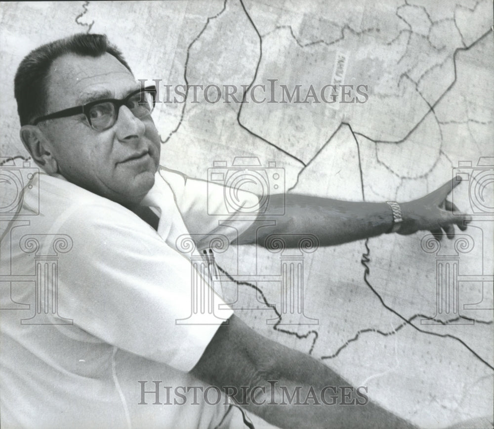 1967 Press Photo Norman Shaw, U.S. Operations Missions Officer- Historic Images