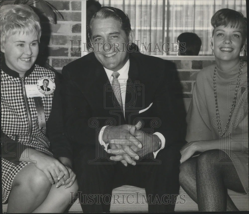 1967 Press Photo Huntsville Mayor Glenn Hearn with Maureen Reagan and Mrs. Ames- Historic Images