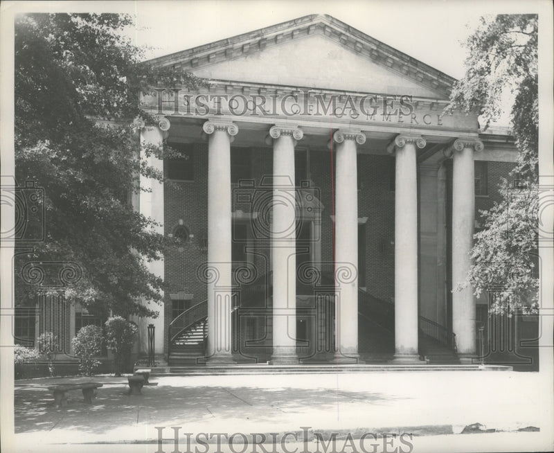 Load image into Gallery viewer, 1947 Press Photo University of Alabama School of Commerce - abna12670
