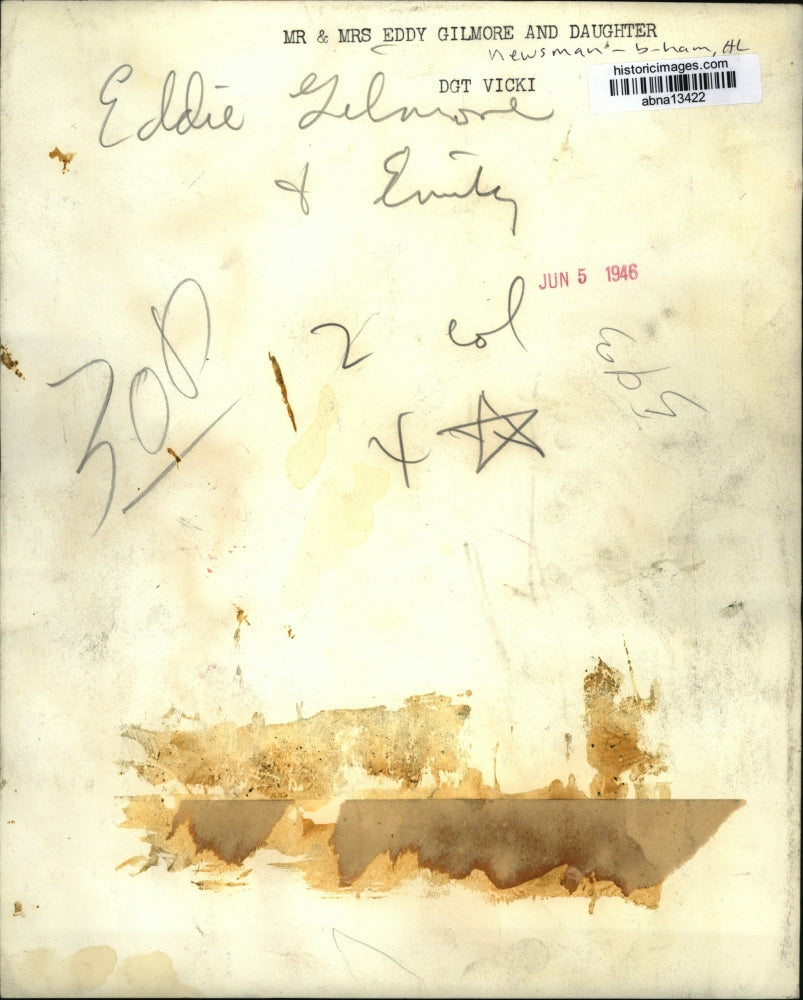 1946 Press Photo Newsman Eddie Gilmore, Wife Emily, and Daughter Emily, Alabama