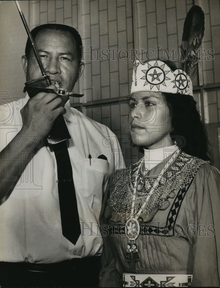 1965 Press Photo Tribal Chief Phillip Martin and Choctaw Princess Ruth Ann Farme- Historic Images